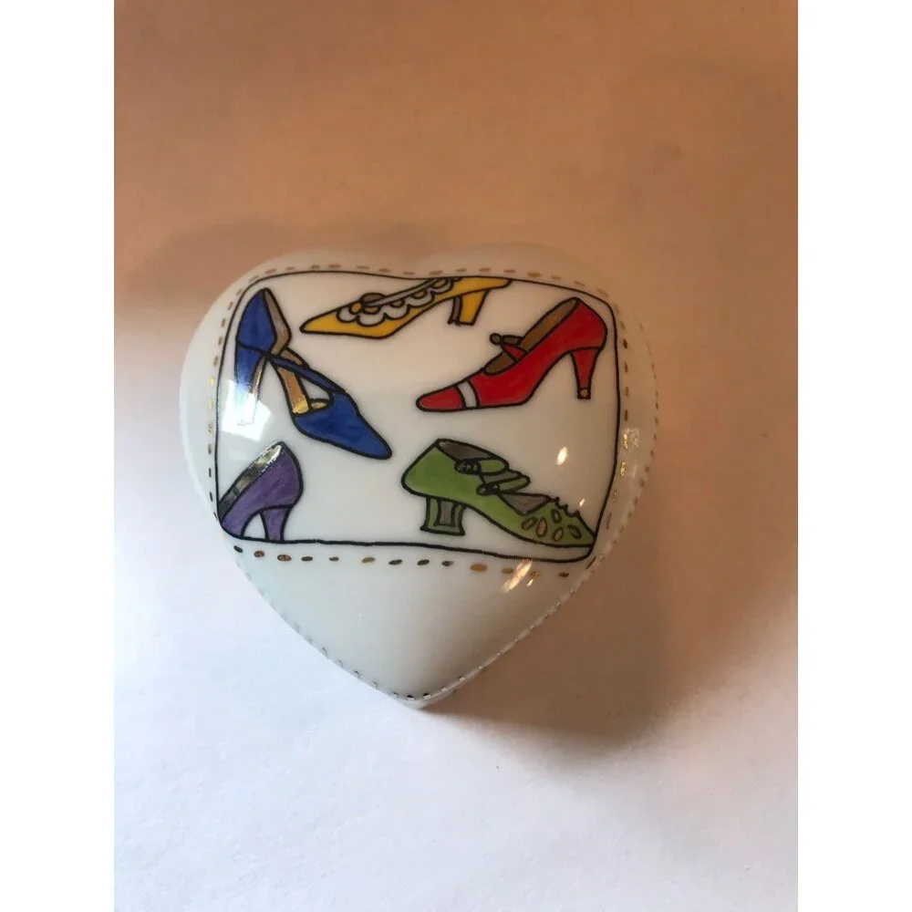 Vintage Deux Amies 11 Friends Handpainted High Heal Shoes Ceramic Heart Shaped